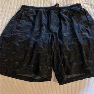 Lululemon mens shorts XL